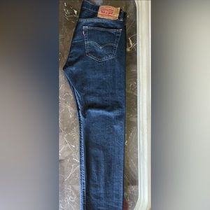 Levi’s 501s navy color